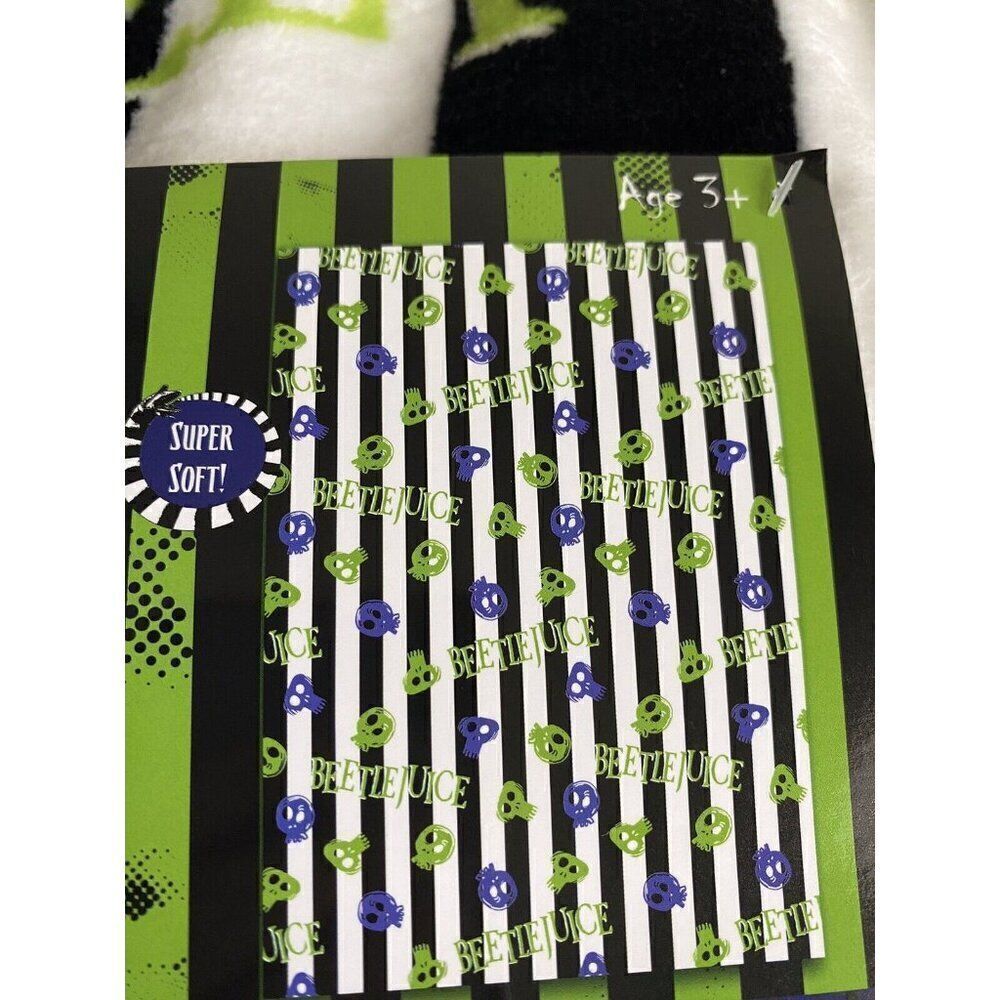 Beetlejuice‎ Skulls Stripes Halloween Cloud Throw Plush Blanket 50”x70” NEW - Picture 4 of 11